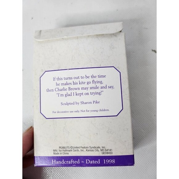 VINTAGE Hallmark Keepsake Spring Ornament Going Up Charlie Brown Peanuts 1998 - Picture 6 of 6